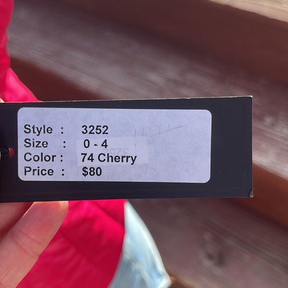 COATOLOGY Cherry Colored NWT Puffer Vest Size Small - Spring - Picture 3 of 5